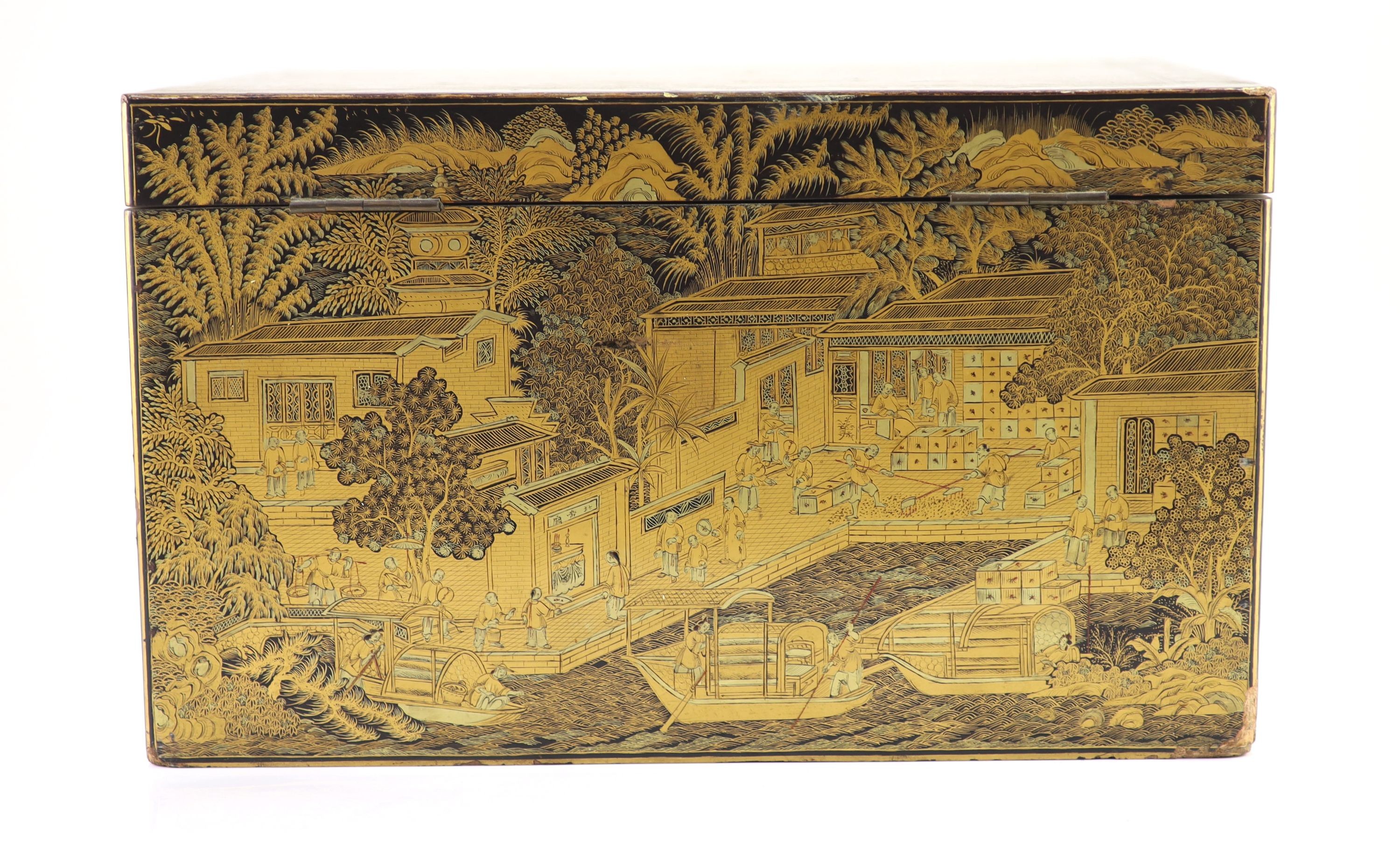 A Chinese export gilt decorated black lacquer tea chest, early 19th century, 35 cm wide, including side carrying handles